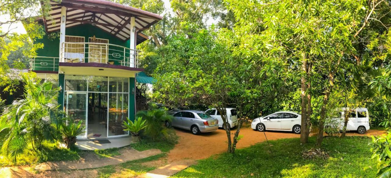 Choona Lodge 'View Of Sigiriya & Pidurangala With Sunrise' Exteriör bild