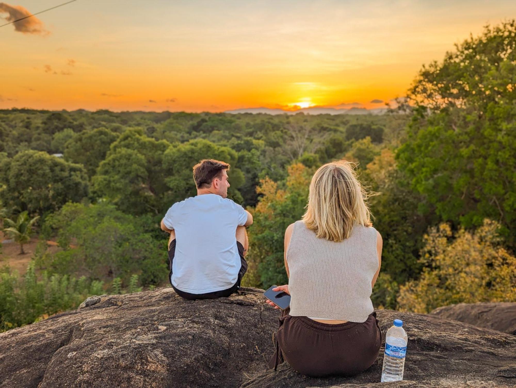 Choona Lodge 'View Of Sigiriya & Pidurangala With Sunrise' Exteriör bild